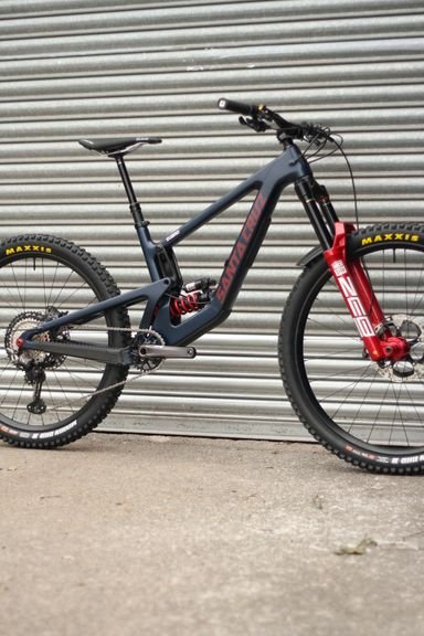 2024 Santa Cruz Nomad Custom Build - Size Medium